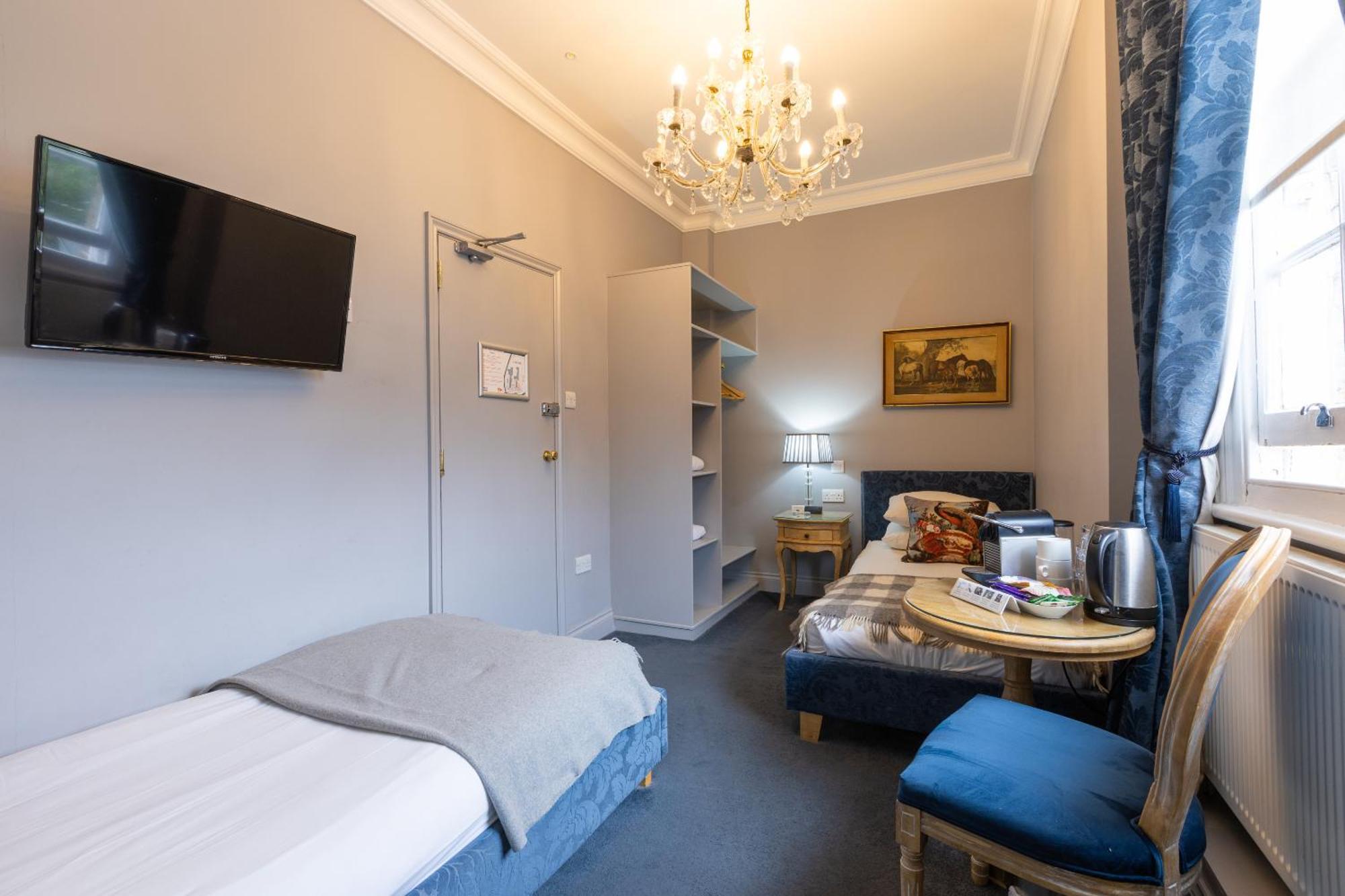 Blue Boar Hotel 莫尔登 客房 照片