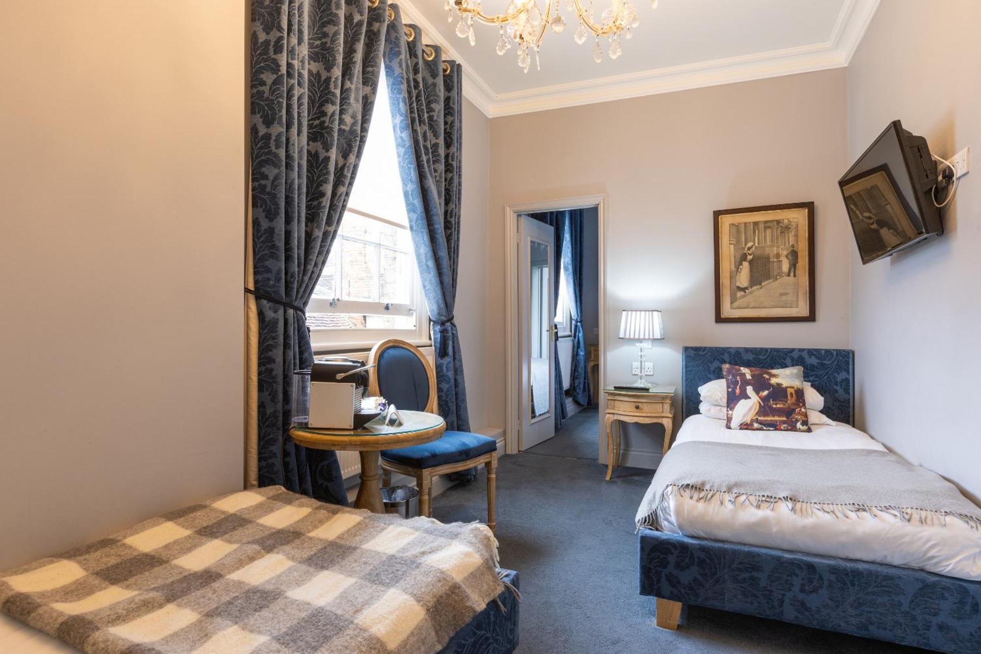 Blue Boar Hotel 莫尔登 客房 照片